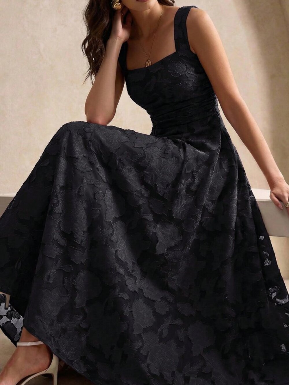 Black Elegant Women's Lace Strapless Backless Waist-Cinched A-Line Dress